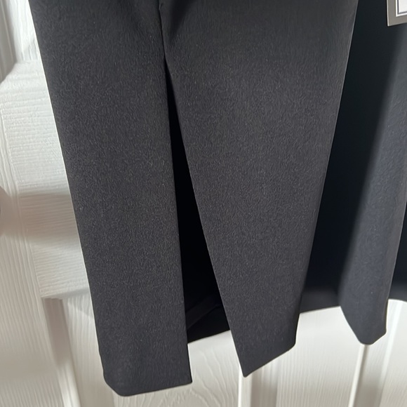 Women’s Dress - Picture 4 of 6